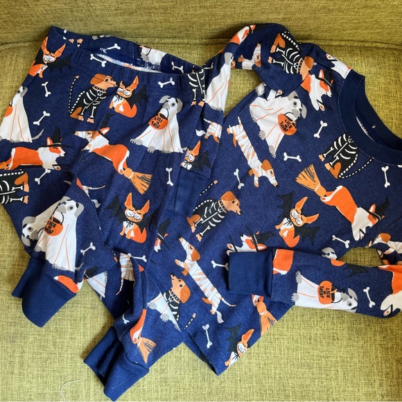 Super cute Halloween doggie pjs - Picture 1 of 1
